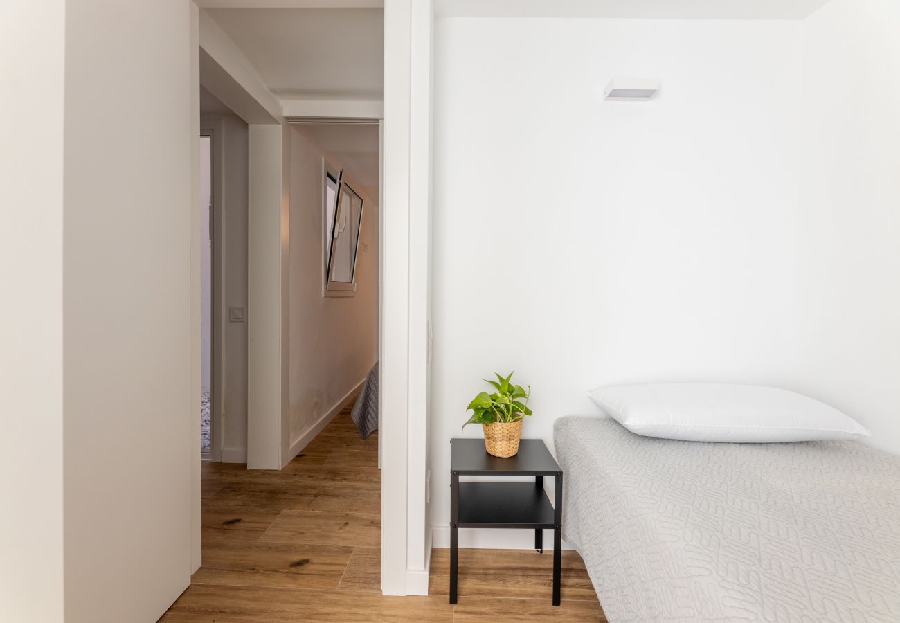 Ferienwohnung in Barcelona - Renovated 2 bedrooms flat in central Gracia Ferienwohnung in Barcelona - Renovated 2 bedrooms flat in central Gracia