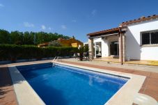 Villa in L'Escala - HAUS PRIVAT SCHWIMMBAD TERANYINA 3D