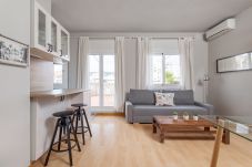 Ferienwohnung in Barcelona - Penthouse with Terrace, Camp Nou