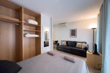 Ferienwohnung in Barcelona - Estudio en alquiler luminoso, tranquilo y muy bien situado en Gracia, Barcelona centro