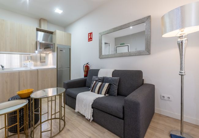 Ferienwohnung in Madrid - Modern Madrid Downtown Puerta Del Sol M (PRE3B) Ferienwohnung in Madrid - Modern Madrid Downtown Puerta Del Sol M (PRE3B)