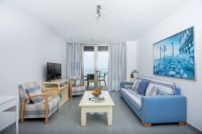 Ferienhaus in Las Palmas de Gran Canaria - Great balcony over blue sea By CanariasGetaway 