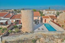 Schöne Villa in Muro mit Blick auf das Meer