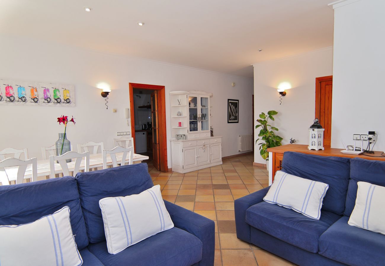 Finca in Sa Pobla - Can Mussol 040 prächtige Villa mit privatem Pool, großem Garten, Kinderspielplatz, Billard, Tischtennis und W-Lan Finca in Sa Pobla - Can Mussol 040 prächtige Villa mit privatem Pool, großem Garten, Kinderspielplatz, Billard, Tischtennis und W-Lan