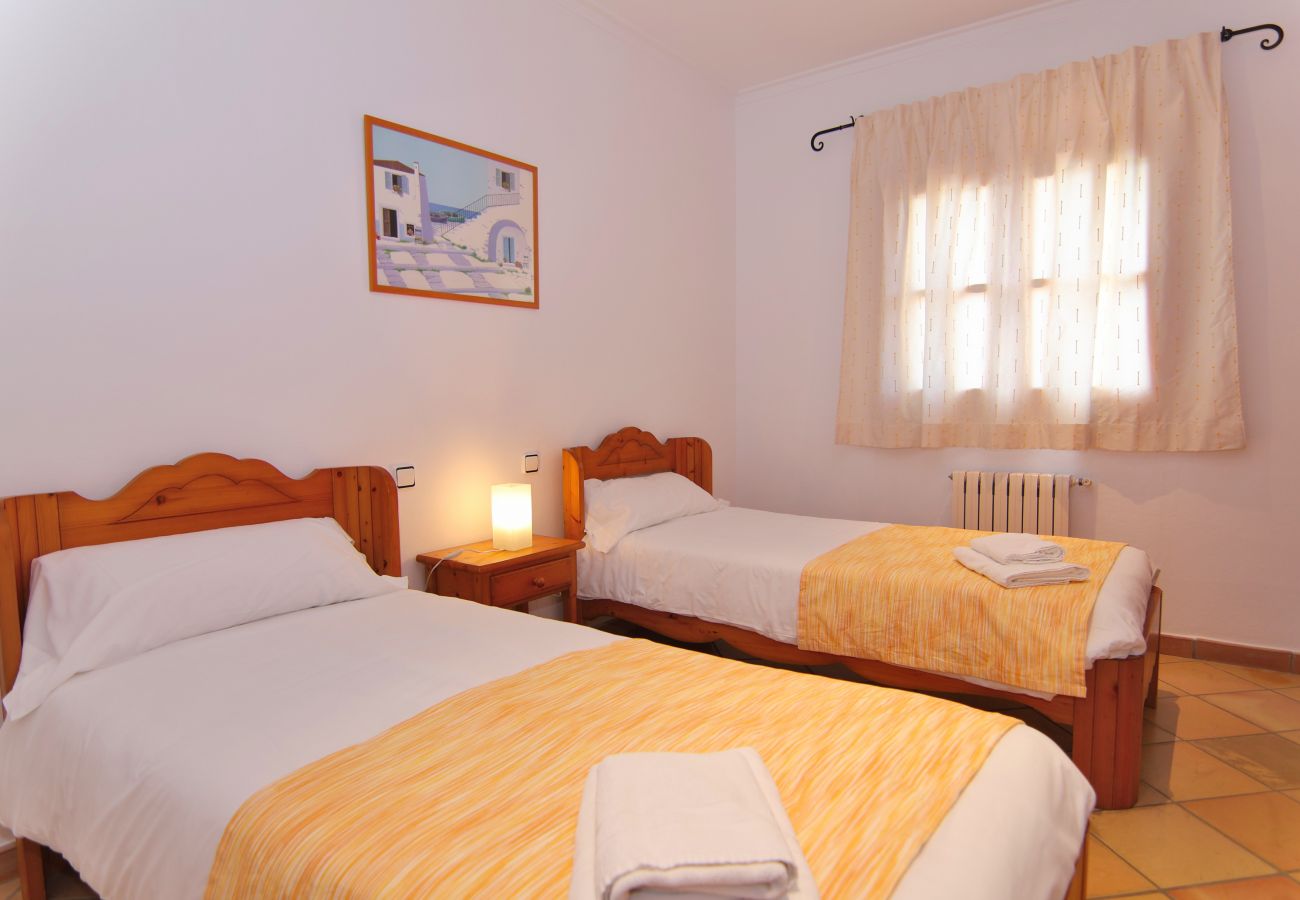 Finca in Sa Pobla - Can Mussol 040 prächtige Villa mit privatem Pool, großem Garten, Kinderspielplatz, Billard, Tischtennis und W-Lan Finca in Sa Pobla - Can Mussol 040 prächtige Villa mit privatem Pool, großem Garten, Kinderspielplatz, Billard, Tischtennis und W-Lan