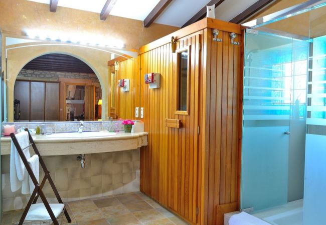 Villa in Binissalem - Casa Binissagar II 106 luxuriöse Villa mit privatem Pool, Sauna, Jacuzzi, Kinderspielplatz und Grillplatz Villa in Binissalem - Casa Binissagar II 106 luxuriöse Villa mit privatem Pool, Sauna, Jacuzzi, Kinderspielplatz und Grillplatz