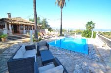 Ferienhaus in Muro - Can Bisbe 187 traditionelle Villa mit privatem Pool, schöner Aussicht, Grill und Tischtennis