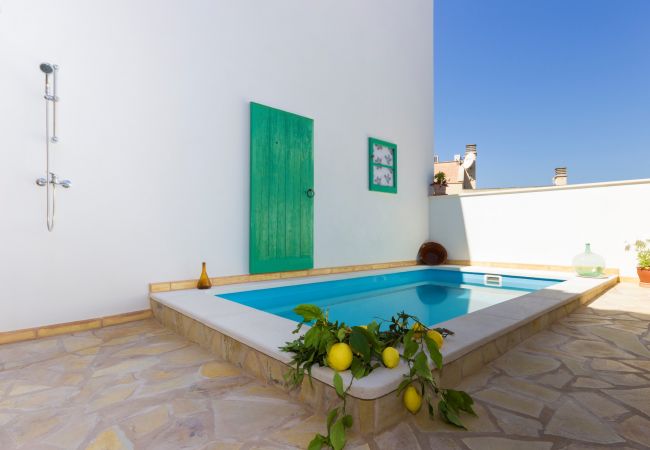Ferienhaus in Santa Margalida - Can Cantino 213 fantastisches Dorfhaus mit privatem Pool, Klimaanlage, Terrasse, Grill und W-Lan Ferienhaus in Santa Margalida - Can Cantino 213 fantastisches Dorfhaus mit privatem Pool, Klimaanlage, Terrasse, Grill und W-Lan