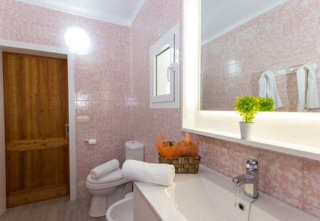 Ferienhaus in Santa Margalida - Can Cantino 213 fantastisches Dorfhaus mit privatem Pool, Klimaanlage, Terrasse, Grill und W-Lan Ferienhaus in Santa Margalida - Can Cantino 213 fantastisches Dorfhaus mit privatem Pool, Klimaanlage, Terrasse, Grill und W-Lan