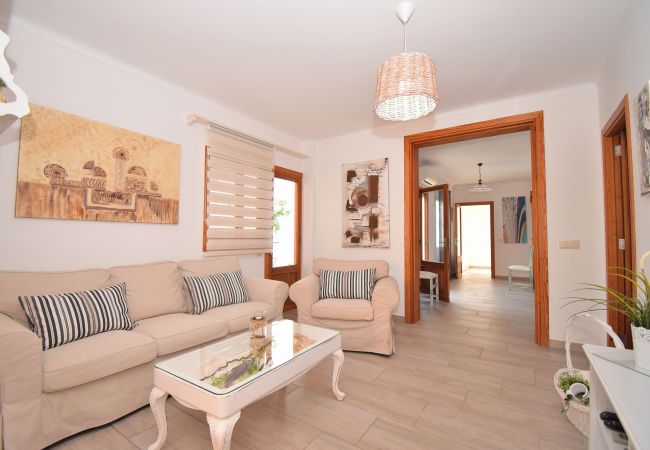 Ferienhaus in Santa Margalida - Can Cantino 213 fantastisches Dorfhaus mit privatem Pool, Klimaanlage, Terrasse, Grill und W-Lan Ferienhaus in Santa Margalida - Can Cantino 213 fantastisches Dorfhaus mit privatem Pool, Klimaanlage, Terrasse, Grill und W-Lan