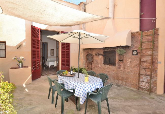 Ferienhaus in Petra - Es Forn 229 gemütliches Dorfhaus mit privatem Pool, Terrasse und W-Lan Ferienhaus in Petra - Es Forn 229 gemütliches Dorfhaus mit privatem Pool, Terrasse und W-Lan