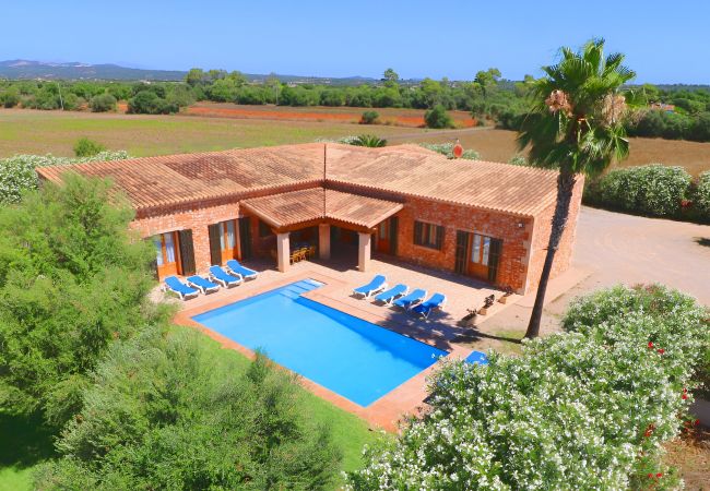 Finca in Campos - Can Mates Nou 404 fantastische Finca mit privatem Pool, Terrasse, Tischtennisplatte und Klimaanlage. Finca in Campos - Can Mates Nou 404 fantastische Finca mit privatem Pool, Terrasse, Tischtennisplatte und Klimaanlage.