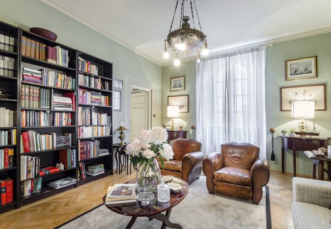 Ferienwohnung in Lucca - Homey Spacious 4 Bedrooms Flat in Lucca Ferienwohnung in Lucca - Homey Spacious 4 Bedrooms Flat in Lucca