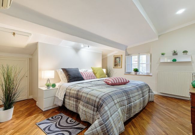 Ferienwohnung in Lucca -  PANORAMIC TERRACE PENTHOUSE in den Mauern von Lucca Ferienwohnung in Lucca -  PANORAMIC TERRACE PENTHOUSE in den Mauern von Lucca