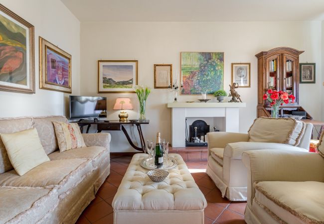 Ferienwohnung in Lucca - Top-Floor Penthouse with Panoramic Terrace in Lucca Ferienwohnung in Lucca - Top-Floor Penthouse with Panoramic Terrace in Lucca