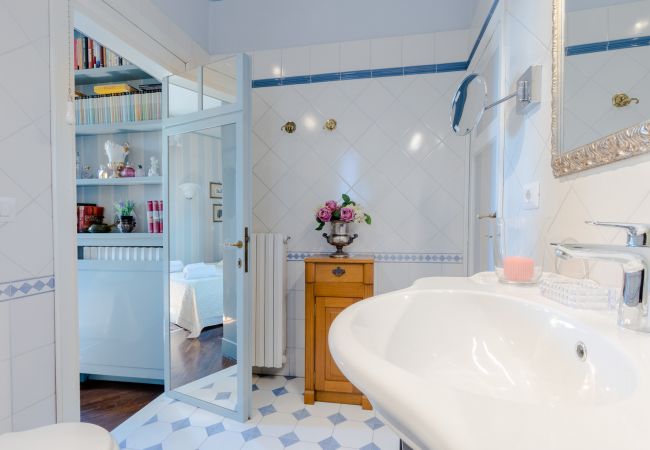 Ferienwohnung in Lucca - Top-Floor Penthouse with Panoramic Terrace in Lucca Ferienwohnung in Lucca - Top-Floor Penthouse with Panoramic Terrace in Lucca