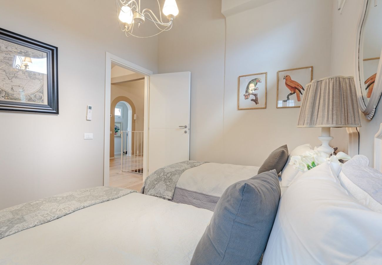 Ferienwohnung in Lucca - CASA UCCELLINI Apartment with a Romantic Terrace Ferienwohnung in Lucca - CASA UCCELLINI Apartment with a Romantic Terrace