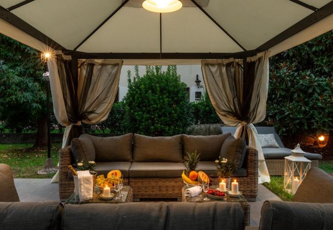 Villa in Lucca - VILLA OLIVIA: a New Luxury Villa with Garden in Lucca with PARKING Villa in Lucca - VILLA OLIVIA: a New Luxury Villa with Garden in Lucca with PARKING