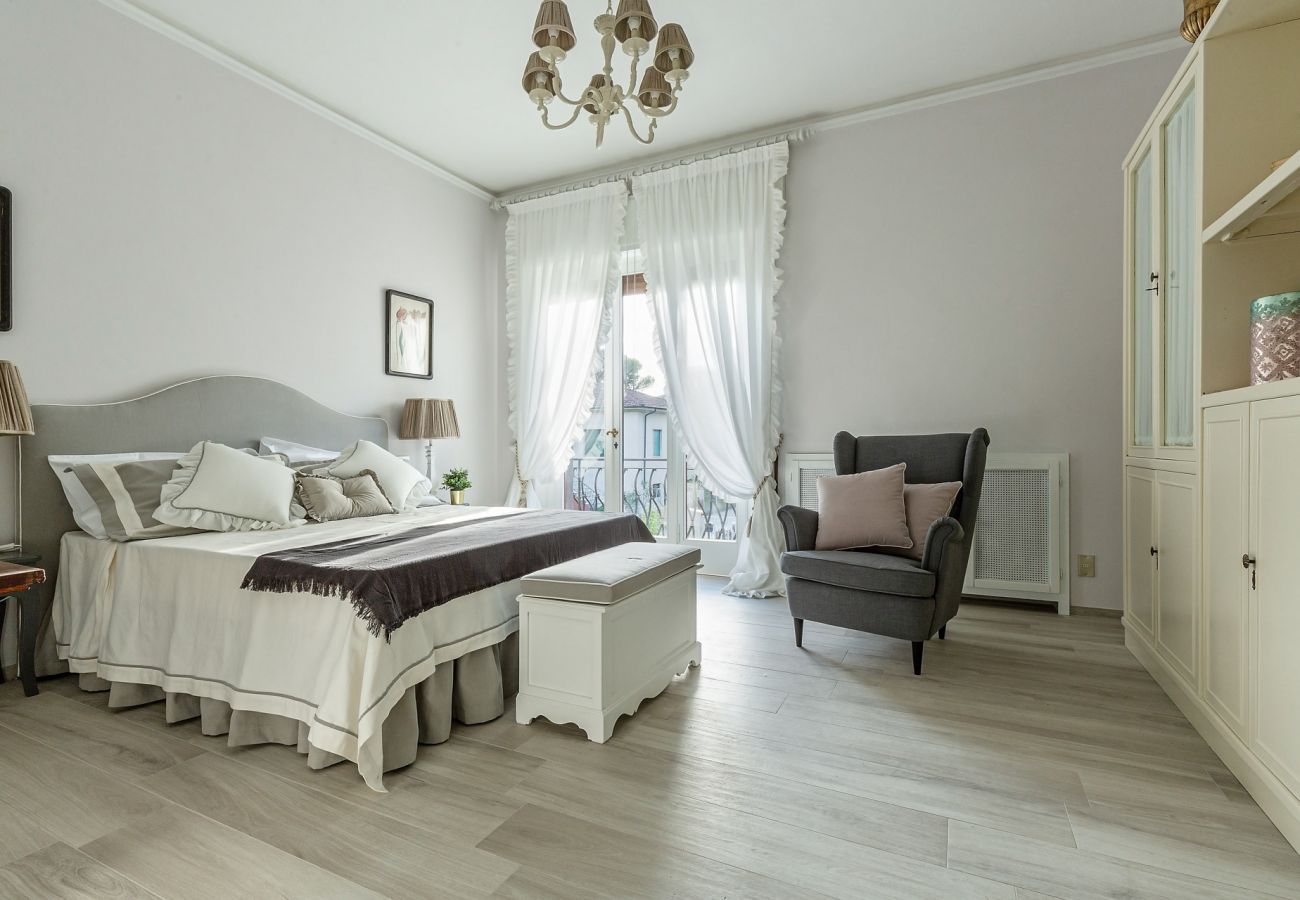 Villa in Lucca - VILLA OLIVIA: a New Luxury Villa with Garden in Lucca with PARKING Villa in Lucca - VILLA OLIVIA: a New Luxury Villa with Garden in Lucca with PARKING