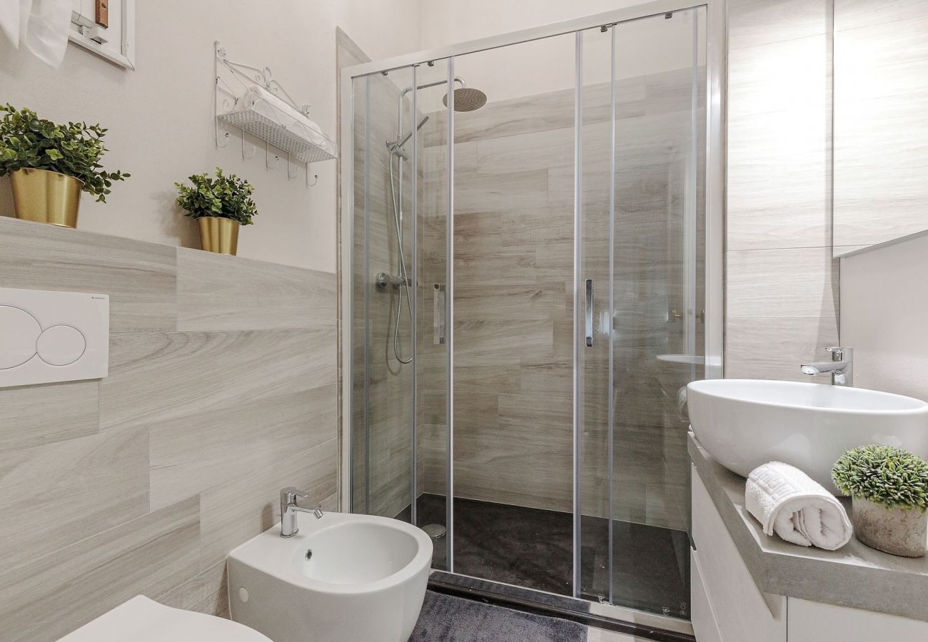 Villa in Lucca - VILLA OLIVIA: a New Luxury Villa with Garden in Lucca with PARKING Villa in Lucca - VILLA OLIVIA: a New Luxury Villa with Garden in Lucca with PARKING