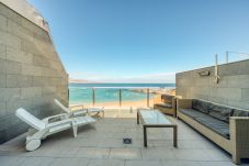 Ferienhaus in Las Palmas de Gran Canaria - Great terrace in front of the beach by CanariasGetaway