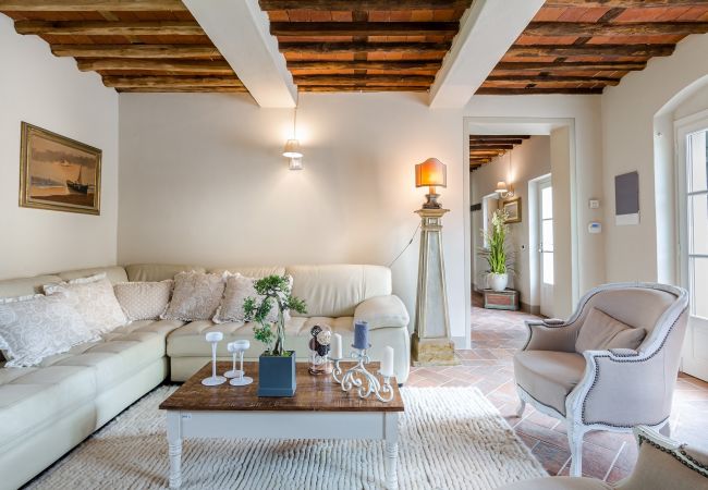 Villa in Monte San quirico - Villa Sul Fiume Villa in Monte San quirico - Villa Sul Fiume