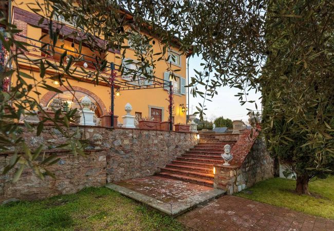 Villa in Maggiano - Villa Medea Villa in Maggiano - Villa Medea