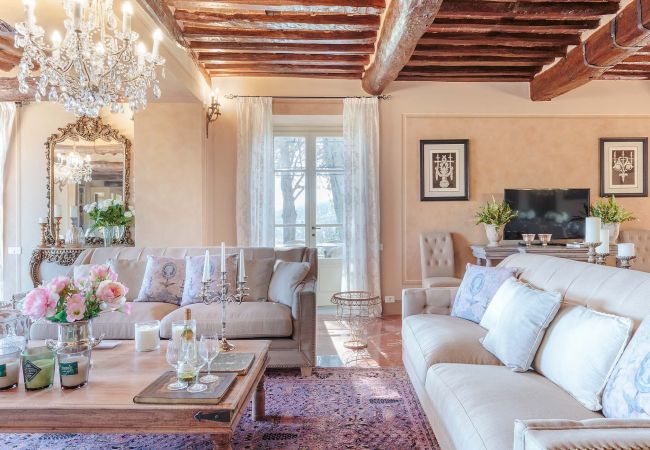 Villa in Maggiano - Villa Medea Villa in Maggiano - Villa Medea