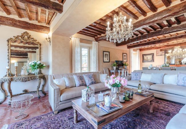 Villa in Maggiano - Villa Medea Villa in Maggiano - Villa Medea