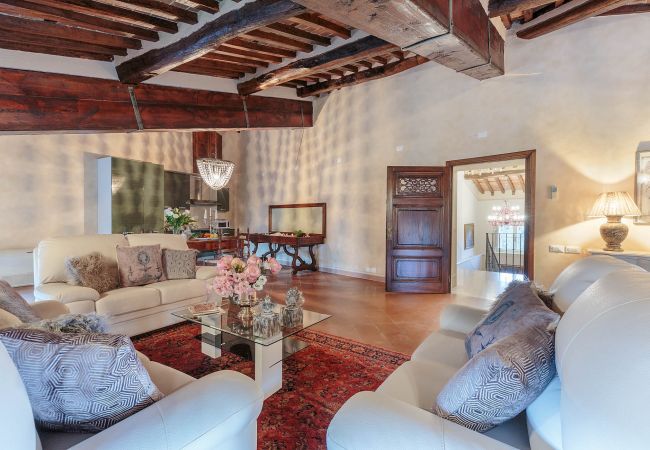 Villa in Maggiano - Villa Medea Villa in Maggiano - Villa Medea