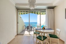Ferienhaus in Las Palmas de Gran Canaria - Beach front with nice sea views terrace + Wifi 