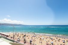 Ferienhaus in Las Palmas de Gran Canaria - Front line with nice terrace By CanariasGetaway 