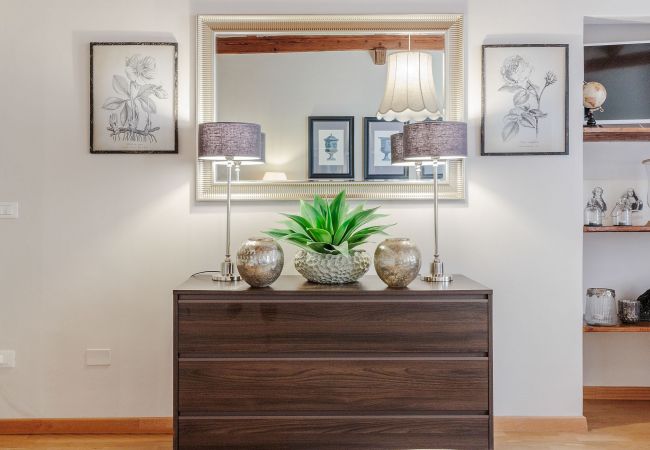 Ferienwohnung in Lucca - Casa AriasARIAS APARTMENT in the iconic Piazza San Michele Ferienwohnung in Lucca - Casa AriasARIAS APARTMENT in the iconic Piazza San Michele