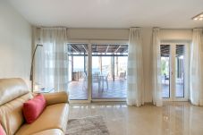 Ferienwohnung in Bahia Feliz - Luxury with big terrace sea front by CanariasGetaway