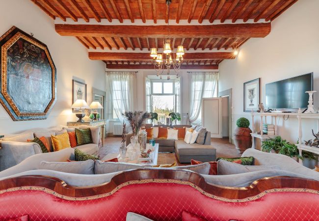 Villa in Lucca - RENAISSANCE WINERY VILLA AMONG THE VINEYARDS, 9 BEDROOMS, 7 BATHS, WIFI, AIR CON Villa in Lucca - RENAISSANCE WINERY VILLA AMONG THE VINEYARDS, 9 BEDROOMS, 7 BATHS, WIFI, AIR CON