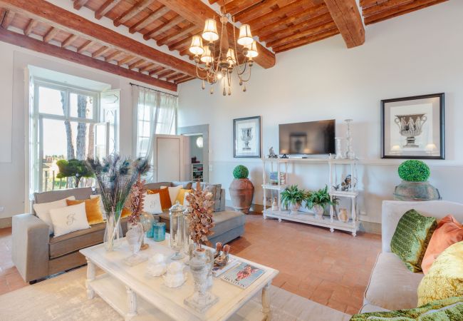 Villa in Lucca - RENAISSANCE WINERY VILLA AMONG THE VINEYARDS, 9 BEDROOMS, 7 BATHS, WIFI, AIR CON Villa in Lucca - RENAISSANCE WINERY VILLA AMONG THE VINEYARDS, 9 BEDROOMS, 7 BATHS, WIFI, AIR CON
