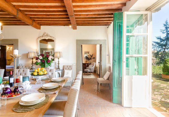 Villa in Lucca - RENAISSANCE WINERY VILLA AMONG THE VINEYARDS, 9 BEDROOMS, 7 BATHS, WIFI, AIR CON Villa in Lucca - RENAISSANCE WINERY VILLA AMONG THE VINEYARDS, 9 BEDROOMS, 7 BATHS, WIFI, AIR CON