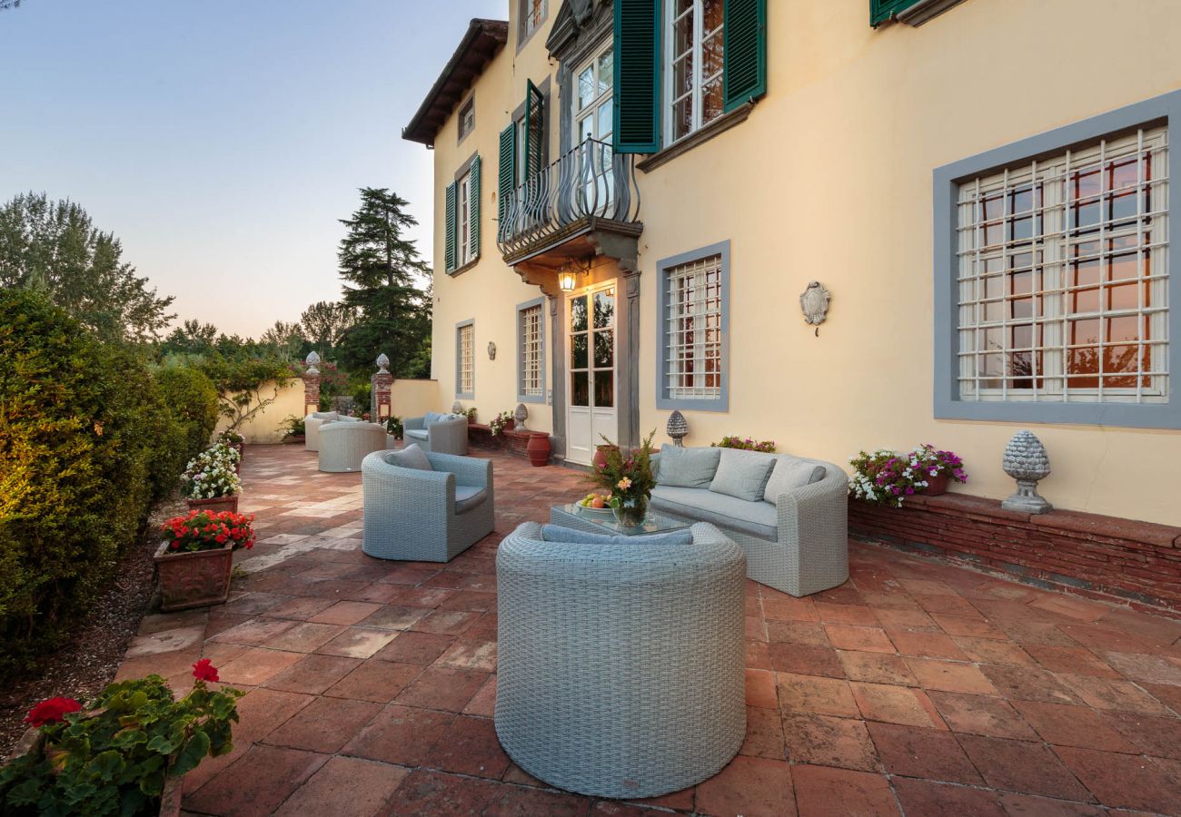 Villa in Lucca - RENAISSANCE WINERY VILLA AMONG THE VINEYARDS, 9 BEDROOMS, 7 BATHS, WIFI, AIR CON Villa in Lucca - RENAISSANCE WINERY VILLA AMONG THE VINEYARDS, 9 BEDROOMS, 7 BATHS, WIFI, AIR CON