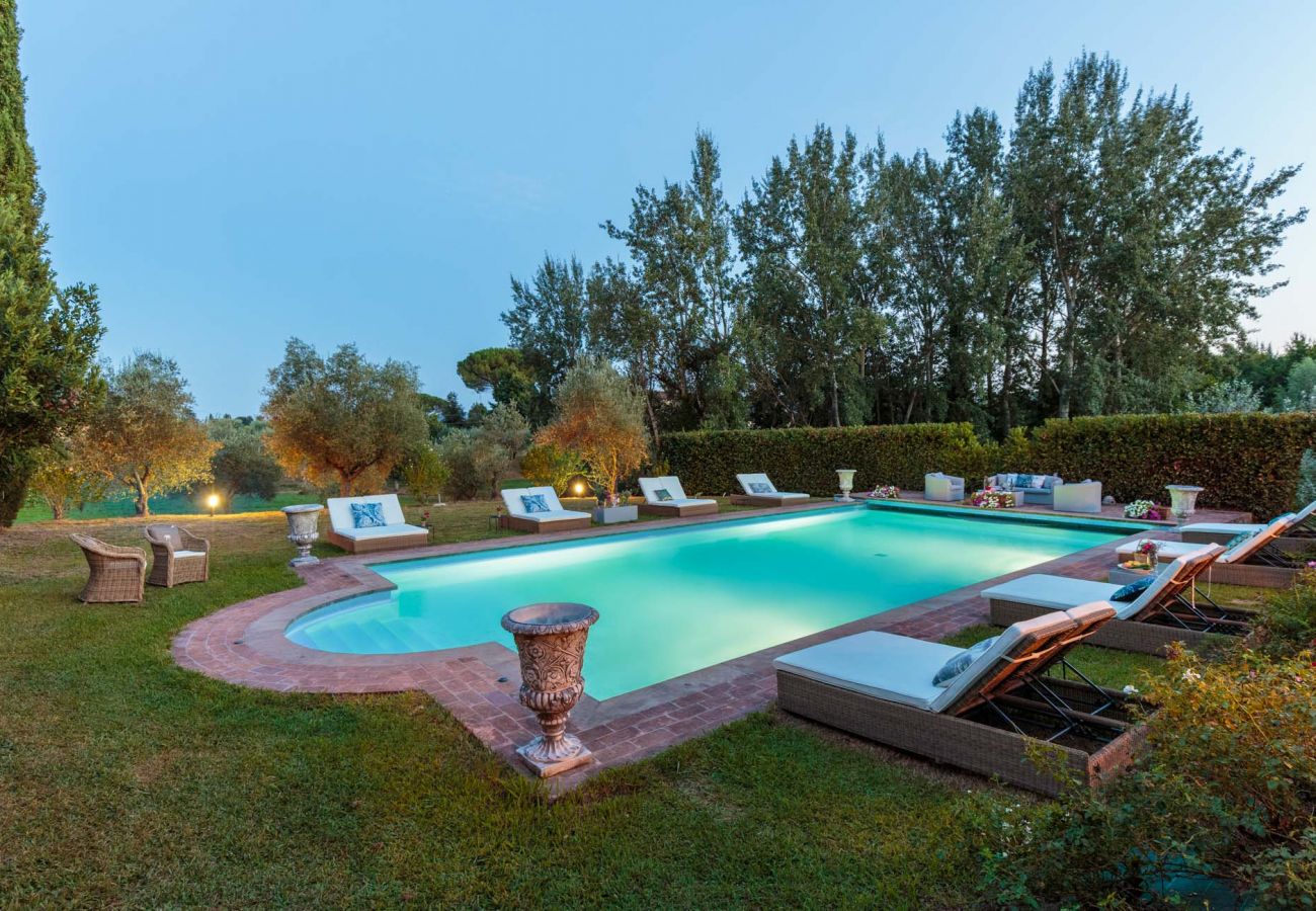 Villa in Lucca - RENAISSANCE WINERY VILLA AMONG THE VINEYARDS, 9 BEDROOMS, 7 BATHS, WIFI, AIR CON Villa in Lucca - RENAISSANCE WINERY VILLA AMONG THE VINEYARDS, 9 BEDROOMS, 7 BATHS, WIFI, AIR CON