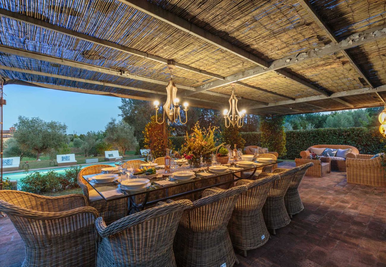 Villa in Lucca - RENAISSANCE WINERY VILLA AMONG THE VINEYARDS, 9 BEDROOMS, 7 BATHS, WIFI, AIR CON Villa in Lucca - RENAISSANCE WINERY VILLA AMONG THE VINEYARDS, 9 BEDROOMS, 7 BATHS, WIFI, AIR CON