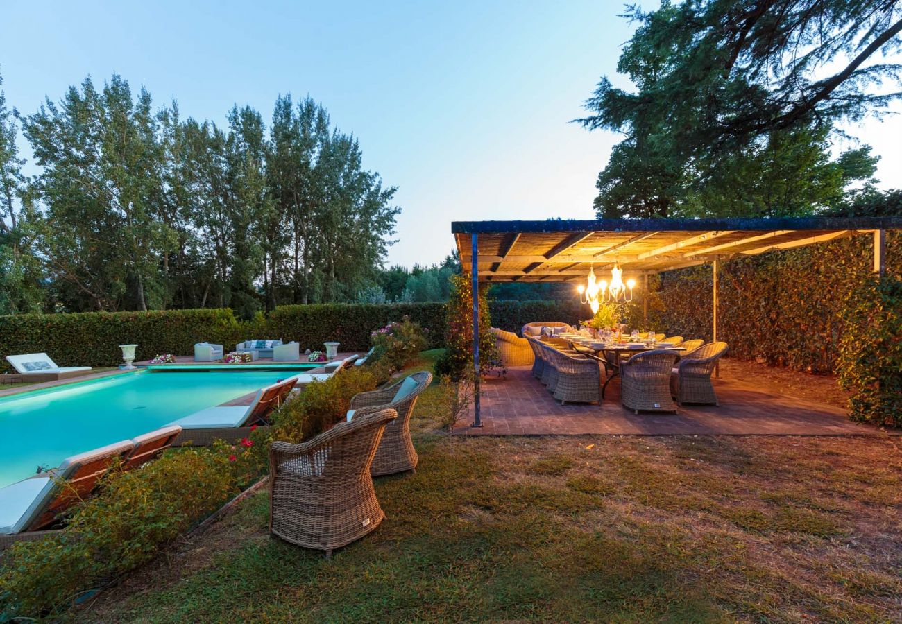 Villa in Lucca - RENAISSANCE WINERY VILLA AMONG THE VINEYARDS, 9 BEDROOMS, 7 BATHS, WIFI, AIR CON Villa in Lucca - RENAISSANCE WINERY VILLA AMONG THE VINEYARDS, 9 BEDROOMS, 7 BATHS, WIFI, AIR CON