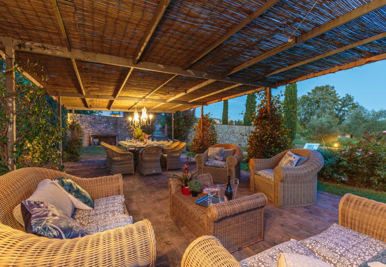 Villa in Lucca - RENAISSANCE WINERY VILLA AMONG THE VINEYARDS, 9 BEDROOMS, 7 BATHS, WIFI, AIR CON Villa in Lucca - RENAISSANCE WINERY VILLA AMONG THE VINEYARDS, 9 BEDROOMS, 7 BATHS, WIFI, AIR CON