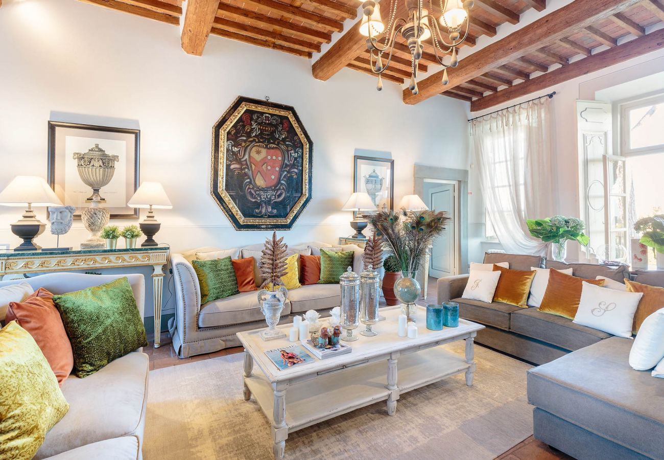 Villa in Lucca - RENAISSANCE WINERY VILLA AMONG THE VINEYARDS, 9 BEDROOMS, 7 BATHS, WIFI, AIR CON Villa in Lucca - RENAISSANCE WINERY VILLA AMONG THE VINEYARDS, 9 BEDROOMS, 7 BATHS, WIFI, AIR CON