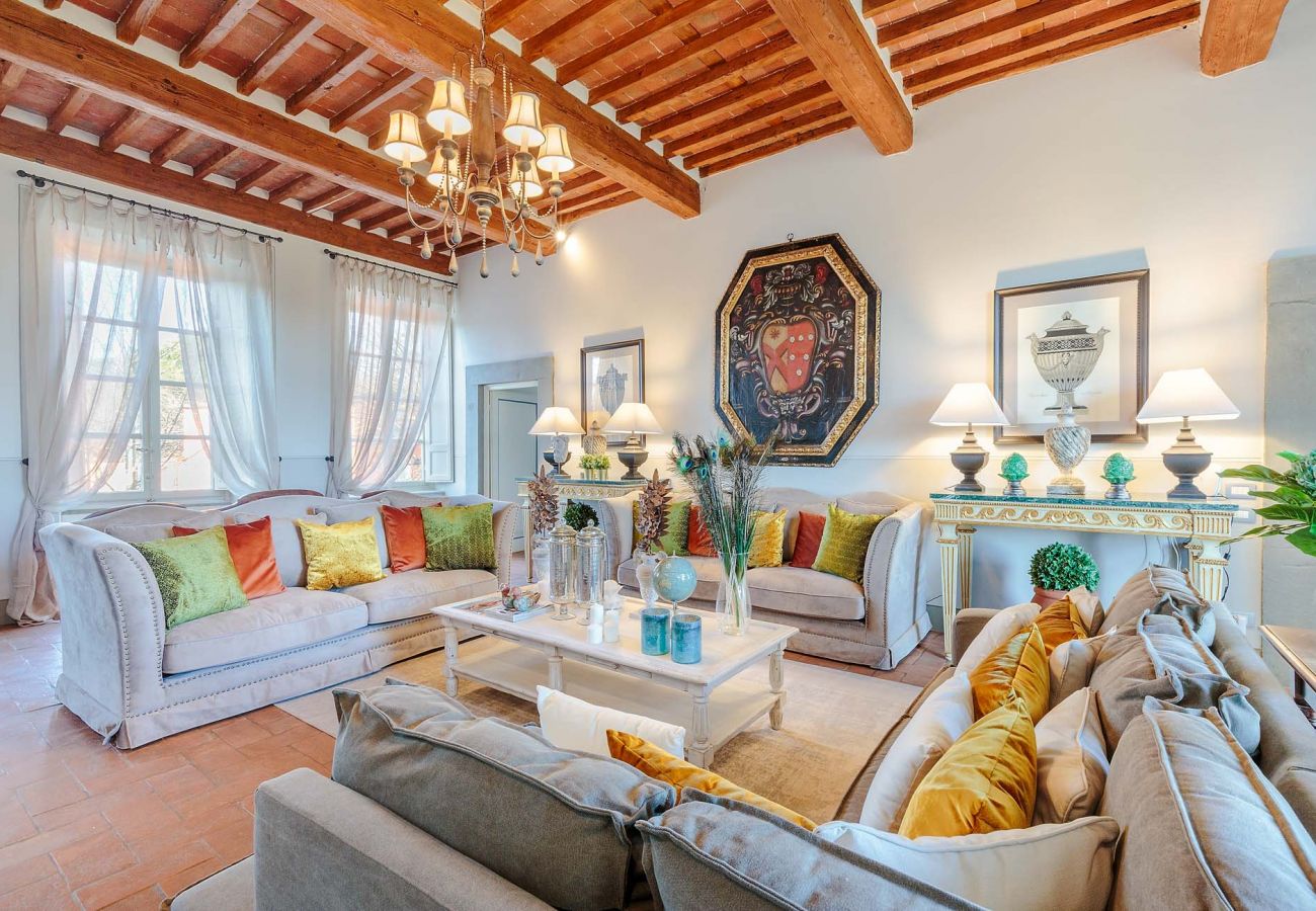 Villa in Lucca - RENAISSANCE WINERY VILLA AMONG THE VINEYARDS, 9 BEDROOMS, 7 BATHS, WIFI, AIR CON Villa in Lucca - RENAISSANCE WINERY VILLA AMONG THE VINEYARDS, 9 BEDROOMS, 7 BATHS, WIFI, AIR CON