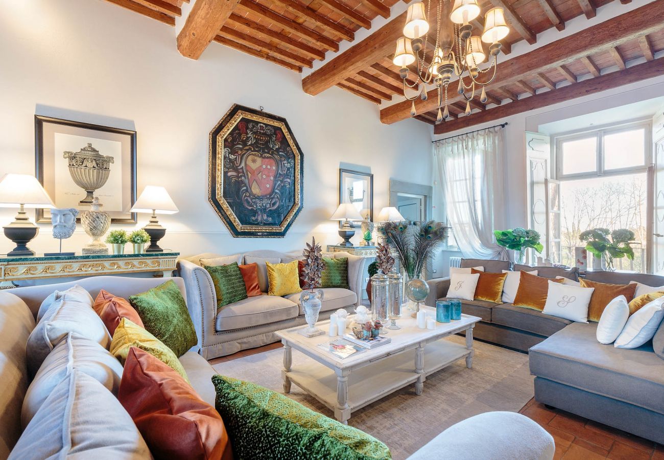 Villa in Lucca - RENAISSANCE WINERY VILLA AMONG THE VINEYARDS, 9 BEDROOMS, 7 BATHS, WIFI, AIR CON Villa in Lucca - RENAISSANCE WINERY VILLA AMONG THE VINEYARDS, 9 BEDROOMS, 7 BATHS, WIFI, AIR CON