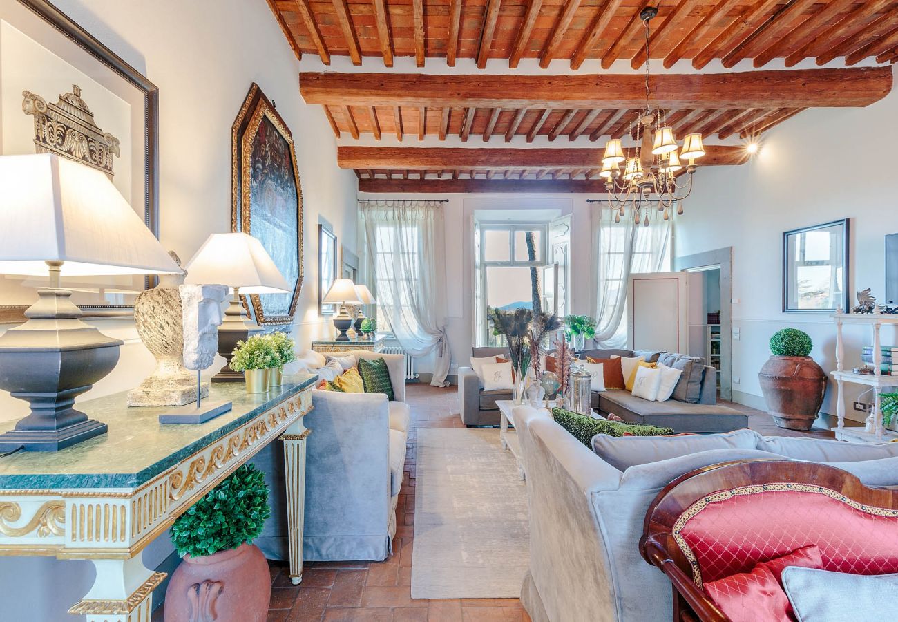 Villa in Lucca - RENAISSANCE WINERY VILLA AMONG THE VINEYARDS, 9 BEDROOMS, 7 BATHS, WIFI, AIR CON Villa in Lucca - RENAISSANCE WINERY VILLA AMONG THE VINEYARDS, 9 BEDROOMS, 7 BATHS, WIFI, AIR CON