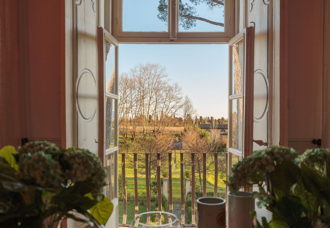 Villa in Lucca - RENAISSANCE WINERY VILLA AMONG THE VINEYARDS, 9 BEDROOMS, 7 BATHS, WIFI, AIR CON Villa in Lucca - RENAISSANCE WINERY VILLA AMONG THE VINEYARDS, 9 BEDROOMS, 7 BATHS, WIFI, AIR CON