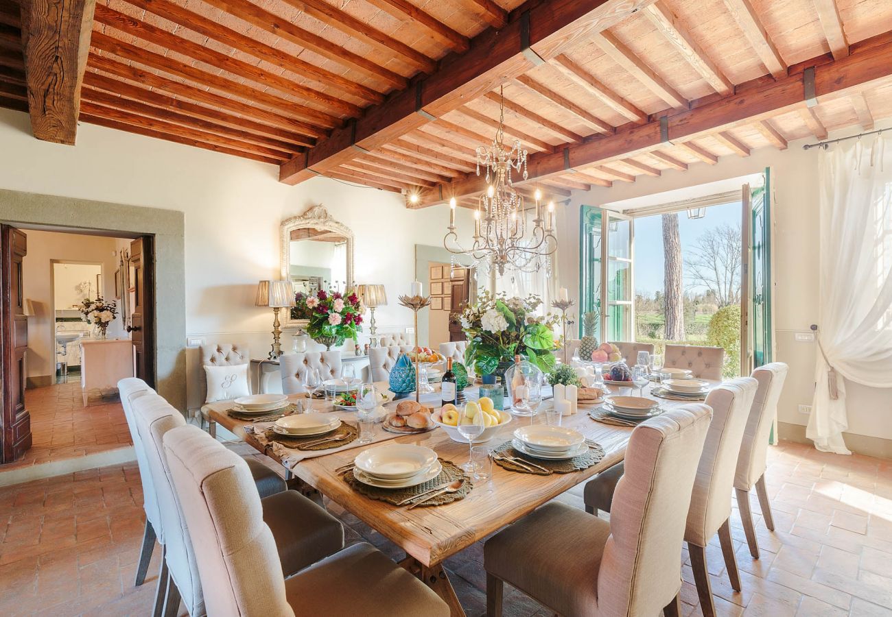 Villa in Lucca - RENAISSANCE WINERY VILLA AMONG THE VINEYARDS, 9 BEDROOMS, 7 BATHS, WIFI, AIR CON Villa in Lucca - RENAISSANCE WINERY VILLA AMONG THE VINEYARDS, 9 BEDROOMS, 7 BATHS, WIFI, AIR CON