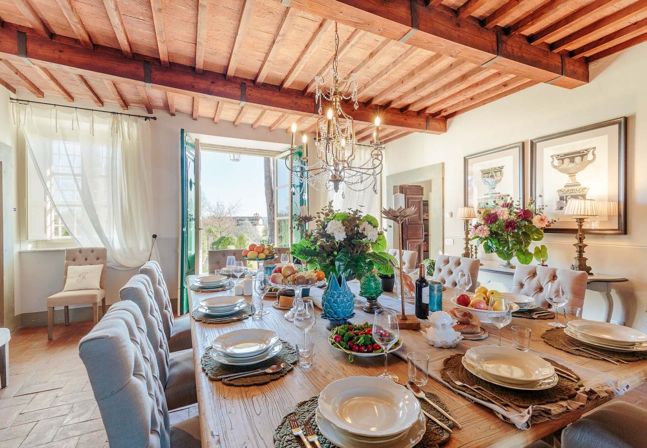 Villa in Lucca - RENAISSANCE WINERY VILLA AMONG THE VINEYARDS, 9 BEDROOMS, 7 BATHS, WIFI, AIR CON Villa in Lucca - RENAISSANCE WINERY VILLA AMONG THE VINEYARDS, 9 BEDROOMS, 7 BATHS, WIFI, AIR CON