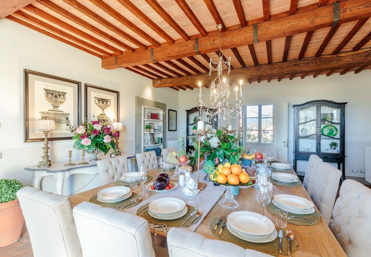 Villa in Lucca - RENAISSANCE WINERY VILLA AMONG THE VINEYARDS, 9 BEDROOMS, 7 BATHS, WIFI, AIR CON Villa in Lucca - RENAISSANCE WINERY VILLA AMONG THE VINEYARDS, 9 BEDROOMS, 7 BATHS, WIFI, AIR CON